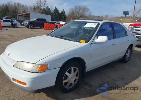 1995 Honda Accord Ex z USA, uszkodzony, nr VIN JHMCD5652SC054773